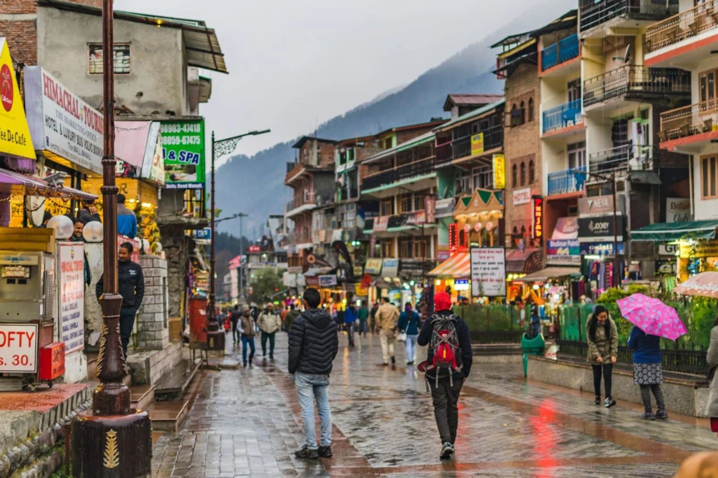 Old Manali Market